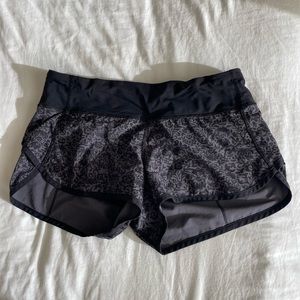LULULEMON SHORTS!